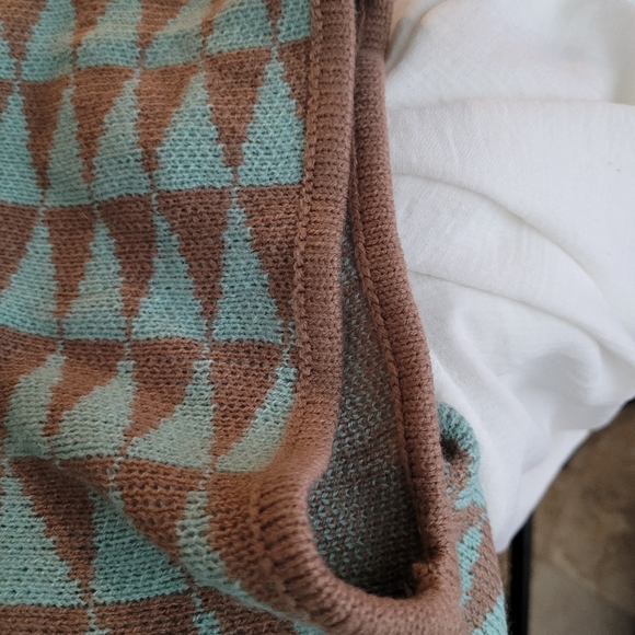 64 sixty five, size small - Aztec pattern - cover up - Picture 5 of 6